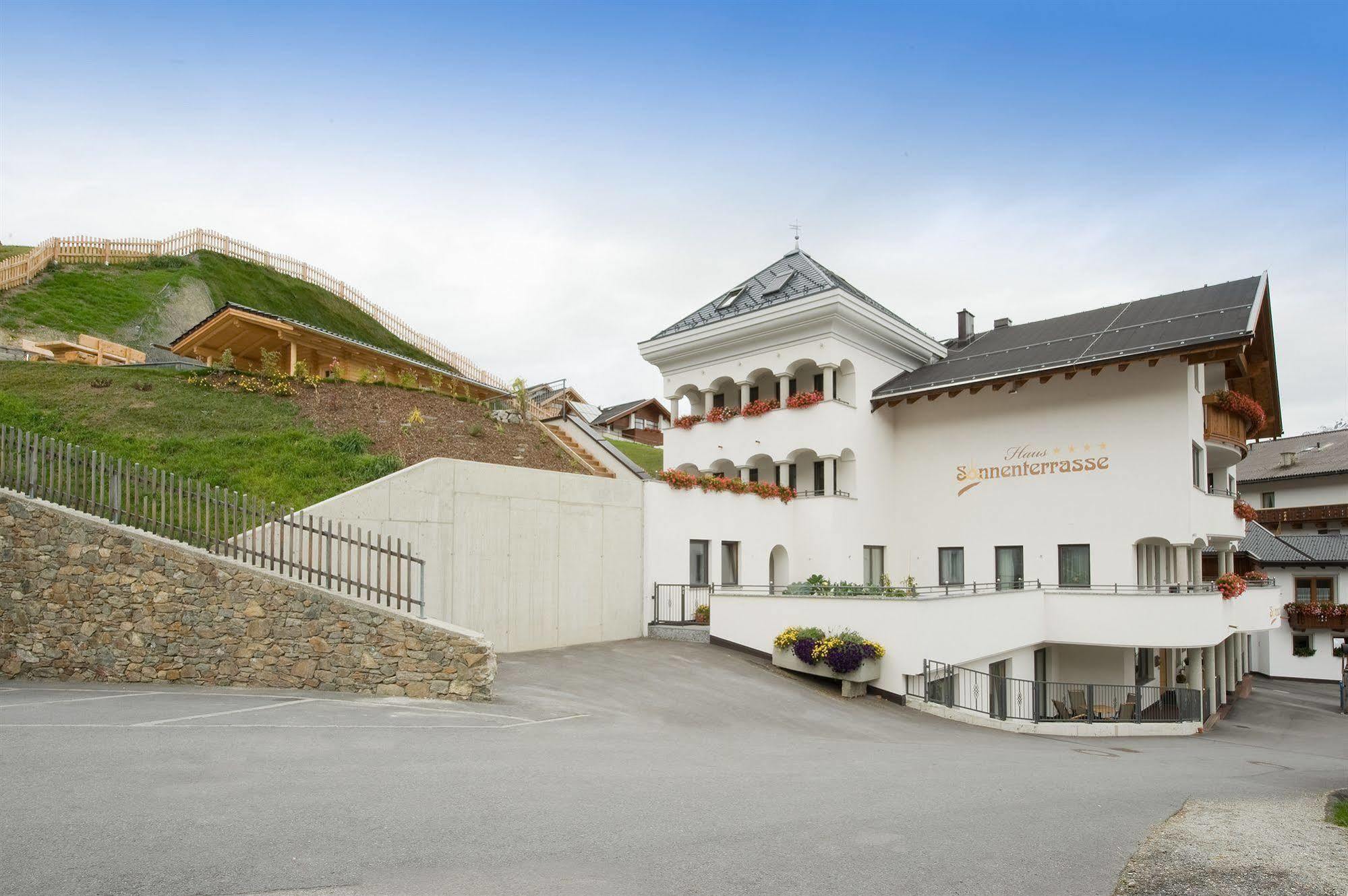 Haus Sonnenterrasse Appartamento Fiss